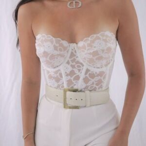 Vintage Ivory Lace 80's Gold Label
Victoria's Secret Bustier Corset Size 34B